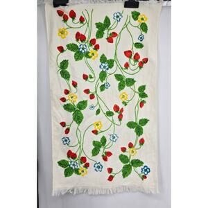 Vintage Cannon Monticello Strawberry Floral Bath Towel Retro Cottagecore Decor